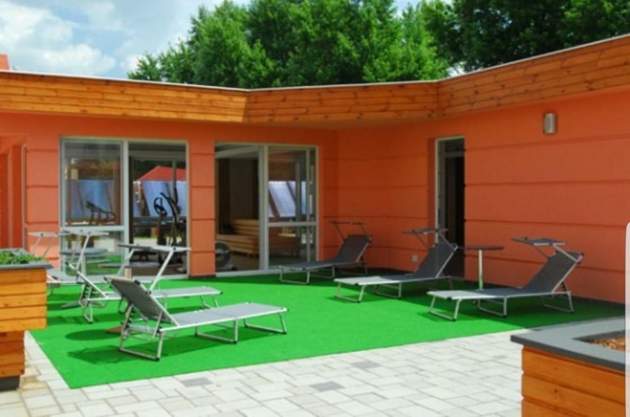 Paris-Lux. Apartamento Hajdúszoboszló Exterior foto